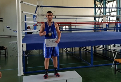 Πρώτη θέση στους πανελλήνιους σχολικούς αγώνες πυγμαχίας για το μαθητή του 1ου ΓΕΛ Φιλιππιάδας Βασίλη Κυριακίδη