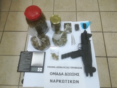 Συνελήφθησαν στην Πρέβεζα για –τα κατά περίπτωση- αδικήματα της διακίνησης, αποθήκευσης και κατοχής ναρκωτικών ουσιών και παράνομης οπλοκατοχής