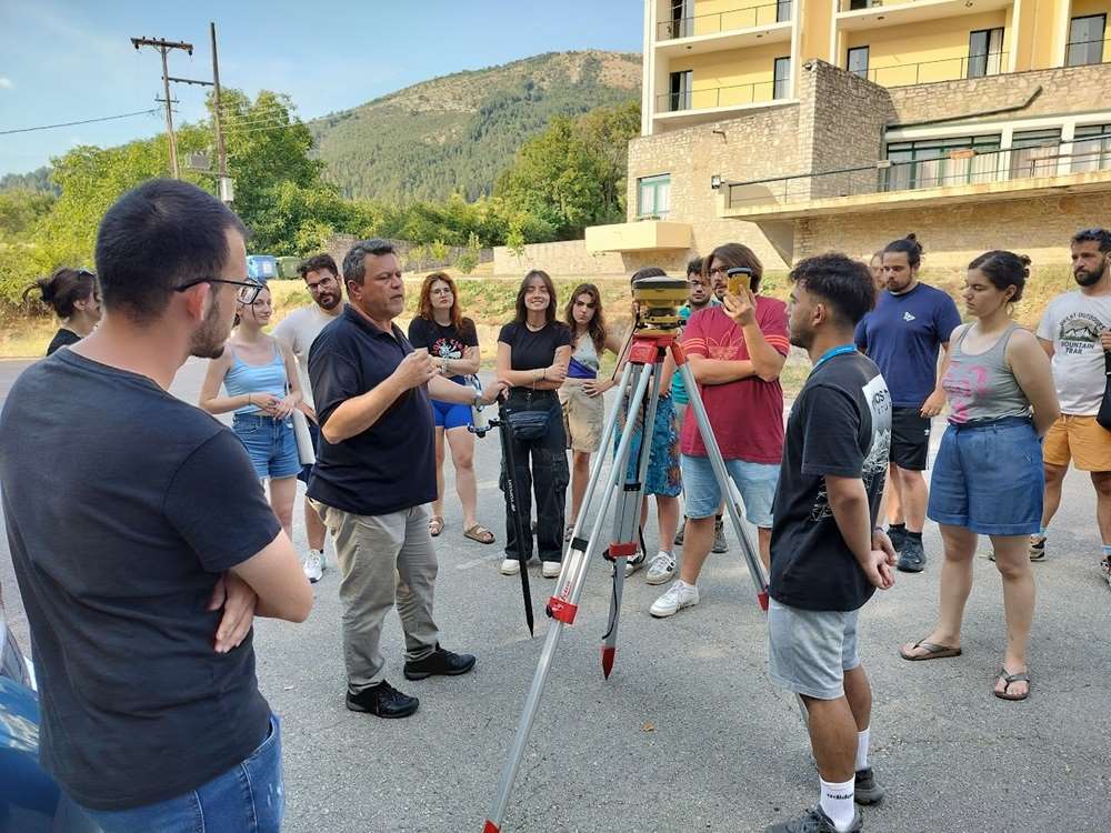 3ο ΘΕΡΙΝΟ ΣΧΟΛΕΙΟ ΓΕΩΠΑΡΚΟΥ ΒΙΚΟΥ ΑΩΟΥ 1