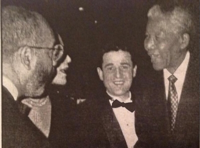 Ένας Παργινός Πρεβεζάνος με τον Nelson Mandela (Του Χαράλαμπου Γκούβα)