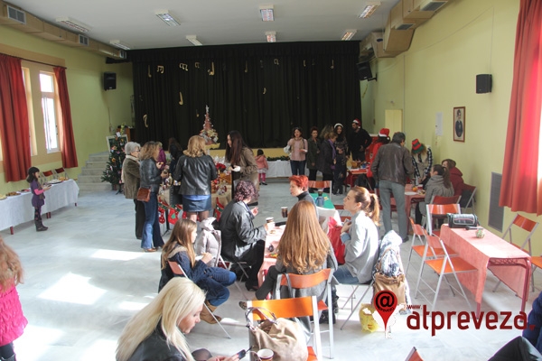 Χριστουγεννιάτικο παζάρι από το Δημοτικό Σχολείο Παντοκράτορα
