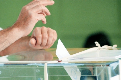 Πείτε μου τι να ψηφίσω (Στήλη: Με το νυστέρι...)