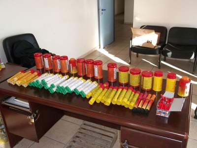 Κατασχέθηκαν 72 φωτοβολίδες και καπνογόνα στο γήπεδο της Πρέβεζας (photo)