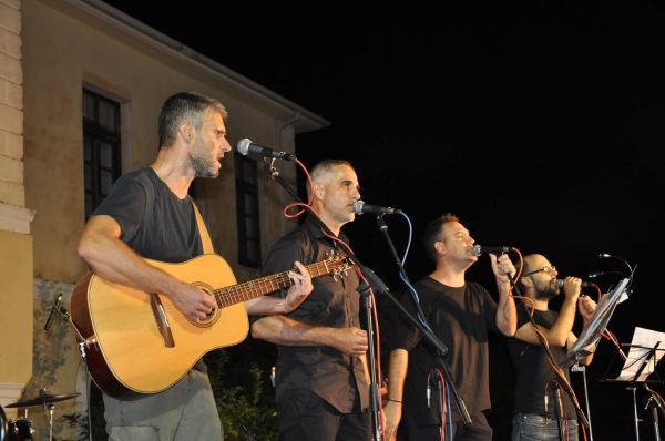 Στην παραλία της Πρέβεζας ολοκληρώθηκαν οι εκδηλώσεις με αφορμή τη συμπλήρωση 90 χρόνων από το θάνατο του Καρυωτάκη