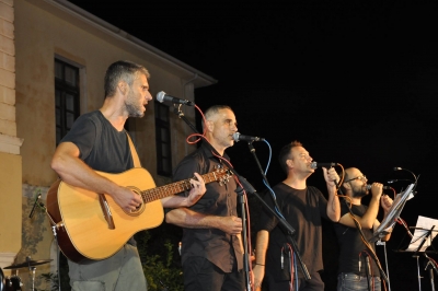 Στην παραλία της Πρέβεζας ολοκληρώθηκαν οι εκδηλώσεις με αφορμή τη συμπλήρωση 90 χρόνων από το θάνατο του Καρυωτάκη
