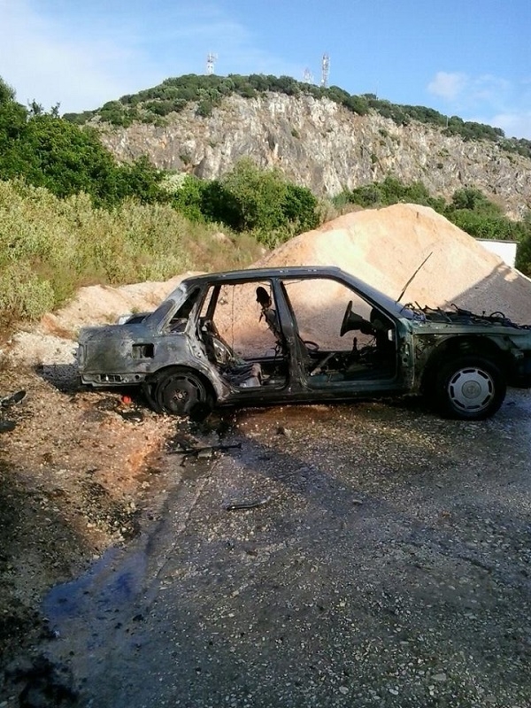 Αναστάστωση λόγω πυρκαγιάς σε αυτοκίνητο στον Άγιο Θωμά Πρέβεζας (photo)