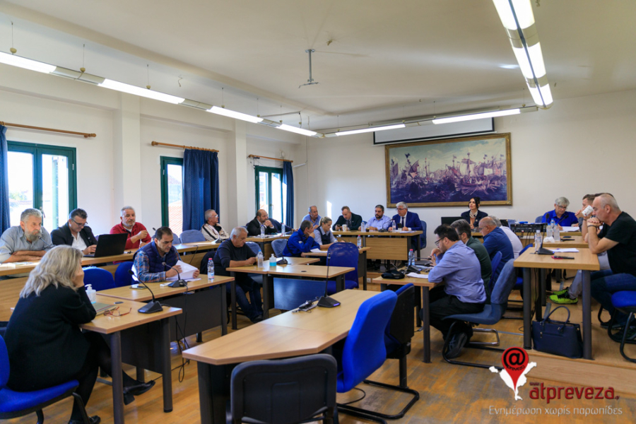 Με “τσουχτερά” πρόστιμα προσπαθεί να αντιμετωπίσει τα σοβαρά προβλήματα στην καθαριότητα ο Δήμος Πρέβεζας