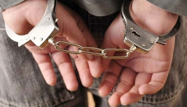 Συνελήφθη 45χρονος για 13 περιπτώσεις φθορών σε οχήματα και κατάστημα
