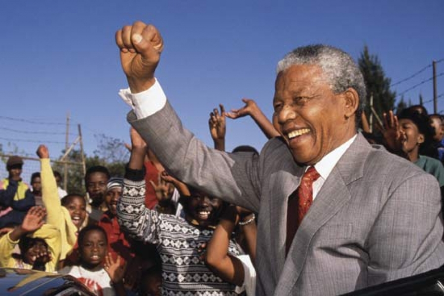 Στις 2 Μαρτίου 1990 επέστρεψε στην πολιτική δράση ο Μαντέλα