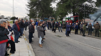 Αγωνιστική κινητοποίηση πραγματοποιήθηκε στο αγροτικό μπλόκο του Λούρου