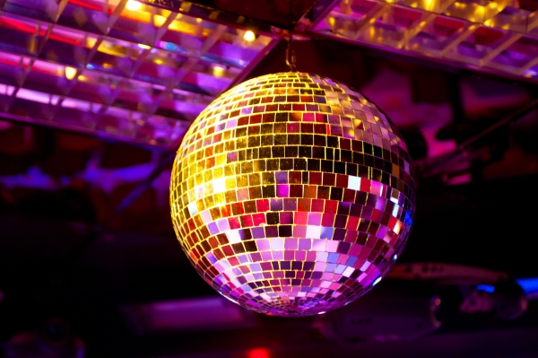 Το Καρναβαλικό Κομιτάτο Πρέβεζας κλείνει 10 χρόνια και το γιορτάζει σήμερα σε ρυθμούς Disco!