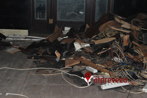 Αναστάτωση στην παραλία της Πρέβεζας λόγω φωτιάς