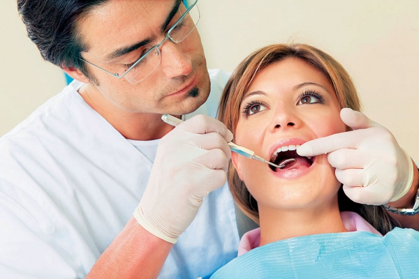 Παρέμβαση του Δημήτρη Ντούμου για τις οδοντιατρικές καλύψεις του ΕΟΠΥΥ