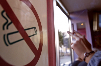 Εγκύκλιος του Υπουργείου Υγείας για απαγόρευση του καπνίσματος σε κλειστούς χώρους και σε αυτοκίνητα με ανήλικους επιβάτες