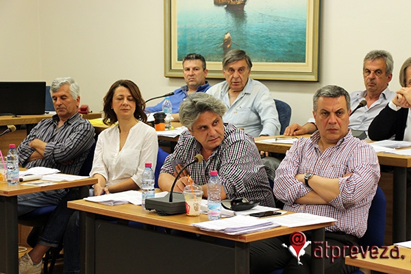 Στο δημοτικό συμβούλιο ήρθε το ρεπορτάζ του atpreveza.gr για την καταστροφή των προϊόντων του Επισιτιστικού Προγράμματος