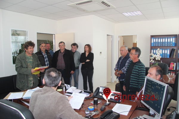 Αποφασισμένοι να συνεχίσουν τη λειτουργία της Αγοράς στην Κ. Τζαβέλλα οι παραγωγοί-Πλήρωσαν τα πρόστιμα