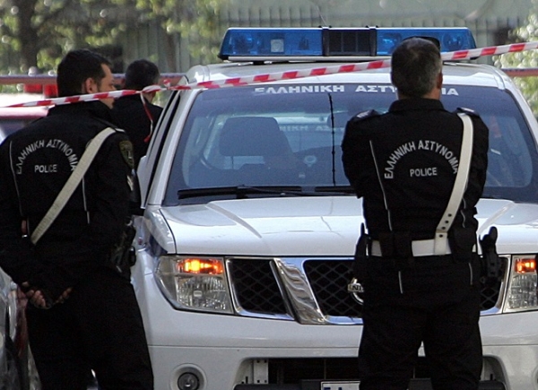 Συντονισμένη επιχείρηση στο Άκτιο για νεαρό ζευγάρι που λήστεψε και κακοποίησε ηλικιωμένο