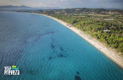 Συγγενικό πρόσωπο βουλευτή της ΝΔ εμφανίζεται ως “συνεργάτης” του Digital Beach Summit του Δήμου Πρέβεζας