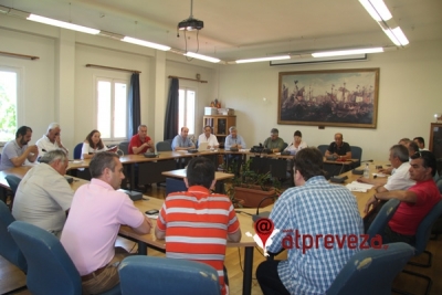 «Ψάχνονται» για τα... πόστα στην πλειοψηφούσα παράταξη του Δήμου Πρέβεζας