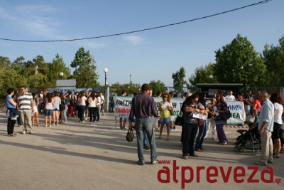 Στις... θέσεις τους, αγωνιζόμενοι οι σχολικοί φύλακες της Πρέβεζας (pics+vid)