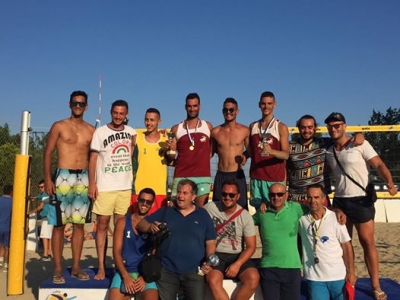 Πρωταθλητές Ελλάδος στο πανελλήνιο πρωτάθλημα beach volley Κ22 οι Ζήσης/Κανέλλος