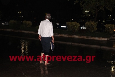 Ο "βρεγμένος" Αντιπεριφερειάρχης και η δουλειά στην Π.Ε. Πρέβεζας (photo)