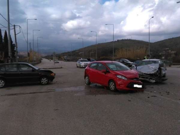 Τροχαίο ατύχημα με τραυματισμούς στη Φιλιππιάδα Πρέβεζας (photo)