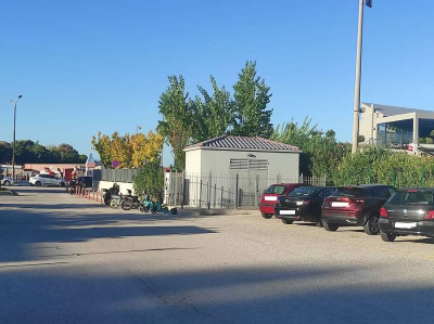 Χωρίς σύμβαση παραμένει ο οικίσκος ρεύματος που νοικιάζει η Μαρίνα στο δημοτικό parking – Απώλεια εσόδων για το ΔΛΤ Πρέβεζας