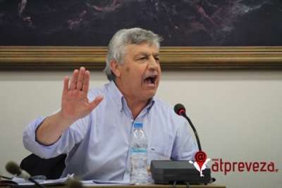 Ο Δήμαρχος από το... χωριό, ο σύμβουλος από το Κολωνάκι και η Κυβέρνηση ΣΥΡΙΖΑ (photo)