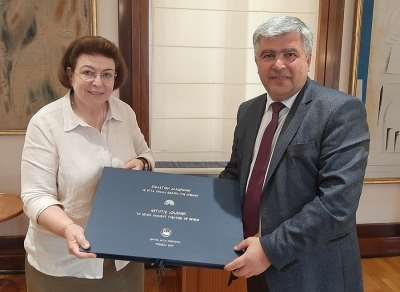 Ένα ενημερωτικό δελτίο “κενό περιεχομένου” και η ουσία του ρεπορτάζ...