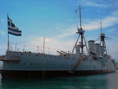 Στις 15 Μαϊου 1911 παραδίδεται στην Ελλάδα το νέο θωρηκτό Αβέρωφ