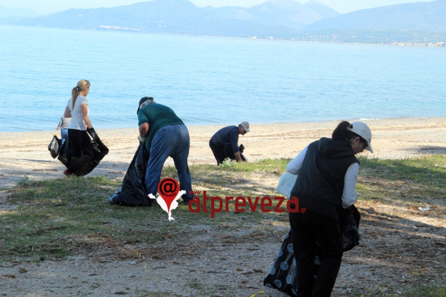 Η Πρέβεζα συμμετείχε στην πανελλήνια εκστρατεία «Let’s do it Greece» (photos)