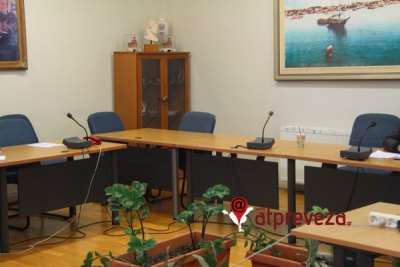 Απαξίωση του δημοτικού συμβουλίου Πρέβεζας..;