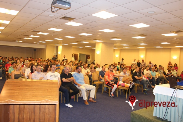 Κατάμεστη η αίθουσα στην εκδήλωση της Νικόπολης – Διοικητικό «μπάσιμο» από το Λ. Καρασαβόγλου (photo+vid)