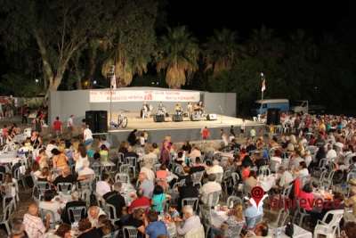 Λαϊκές «πενιές» από το Βαγγέλη Κορακάκη στο Κηποθέατρο της Πρέβεζας (pics+vid)