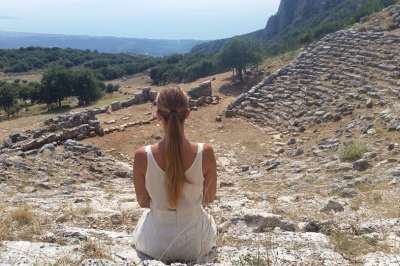 «Το χάσμα της Κασσώπης»: Ένα σύγχρονο θεατρικό έργο για το Αρχαίο Θέατρο της Κασσώπης
