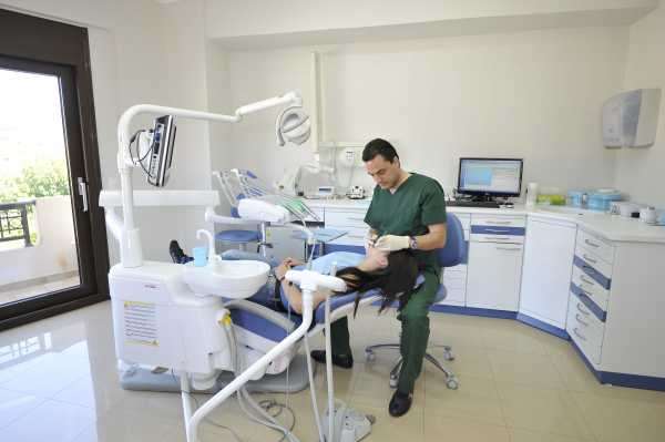 Υποβολή δικαιολογητικών και ημερομηνίες εξετάσεων για υποψήφιους Βοηθούς Οδοντιατρείων περιόδου Ιουνίου 2014
