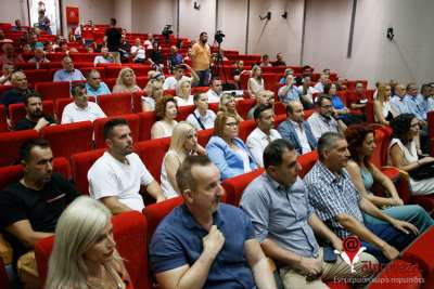 Τέσσερις εν ενεργεία δημοτικοί σύμβουλοι “άλλαξαν στρατόπεδο” και επίσημα...