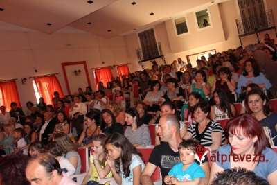 Εξαιρετική και φέτος η παράσταση του 6ου Δημοτικού Σχολείου Πρέβεζας (photo)