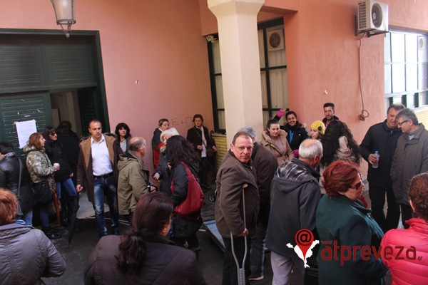 Εργαζόμενοι στην Κοινωφελή του Δήμου Πρέβεζας: «Δεν πάει άλλο» - Αρνήθηκε να τους δει ο επικεφαλής της Επιχείρησης (photo+video)