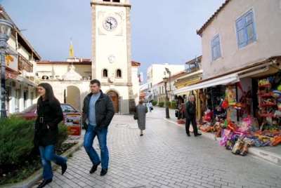 Σε εορταστικούς ρυθμούς η αγορά