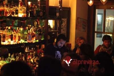 Η καρδιά της διασκέδασης «χτυπά» και τα Χριστούγεννα στο Memories Bar!