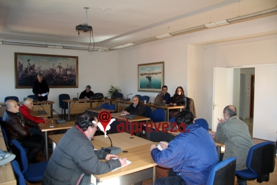 Με ένταση και αποχωρήσεις η διακομματική συνεδρίαση στην Πρέβεζα λόγω Χρυσής Αυγής