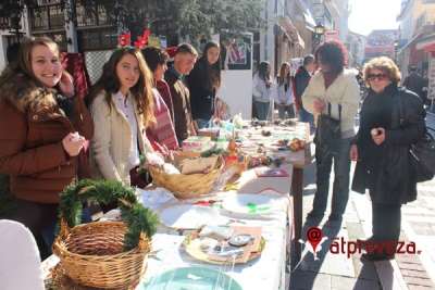 Έδωσε «χρώμα» στην κεντρική αγορά της Πρέβεζας το παζάρι του 4ου Γυμνασίου Πρέβεζας (pics)