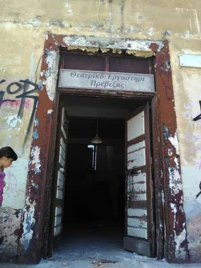 “Χτύπημα” στον πολιτισμό της Πρέβεζας οι βανδαλισμοί στο Θεατρικό Εργαστήρι – Λίλη Σακκά: “Δεν πτοούμαστε. Αγαπάμε αυτό που κάνουμε και συνεχίζουμε..”