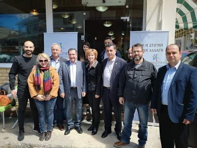 Το εκλογικό κέντρο του υποψήφιου δημάρχου Πρέβεζας Βαγγέλη Ροπόκη επισκέφτηκε ο υποψήφιος ευρωβουλευτής Γ. Καμίνης