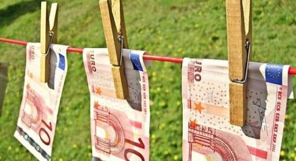 Πανελλαδική πρωτιά: Δεν πειράζουν τις καταθέσεις τους στις τράπεζες οι Πρεβεζάνοι...