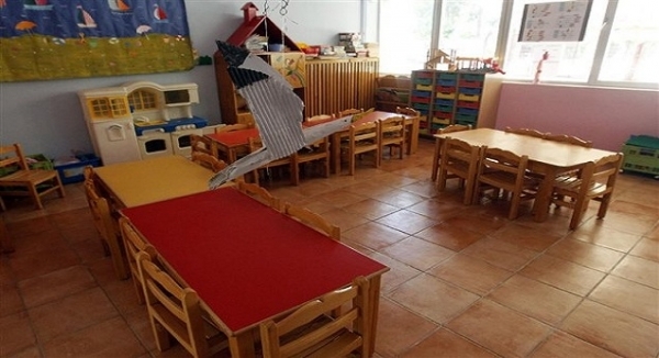 Κίνδυνος να «τιναχθεί στον αέρα» το πρόγραμμα για τους εργαζόμενους σε παιδικούς σταθμούς και ΚΔΑΠ 