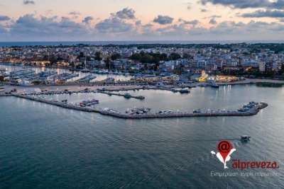 “Τρέχουν” στο ΔΛΤ Πρέβεζας για παρατάσεις στην πράξη ένταξης στο έργο αναβάθμισης του αλιευτικού καταφυγίου λόγω καθυστέρησης