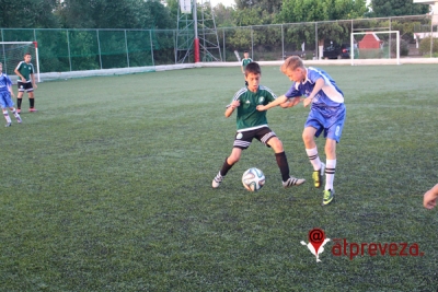 Φιλική ελληνοαλβανική ποδοσφαιρική αναμέτρηση διεξήχθη στην Πρέβεζα – Στο γήπεδο «έκλεισε» τη σεζόν η ακαδημία «Athlopolis» (pics)